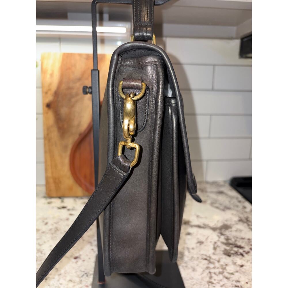 Vintage Coach Station Bag 5130 Black Leather Cleaned & Conditioned - Picture 4 of 8
